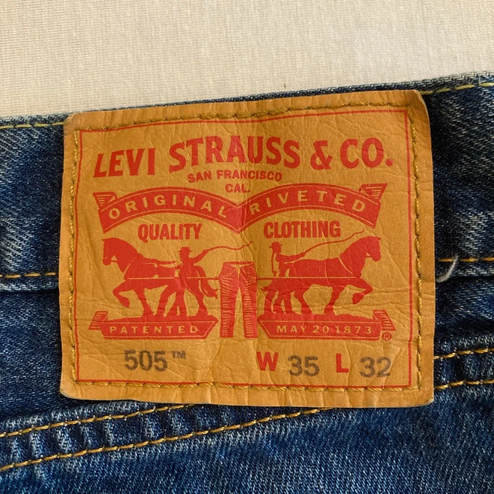Levis 505 Jeans Mens 35x32 (Fit 33x31) Relaxed Fit Straight Leg Medium Wash Blue